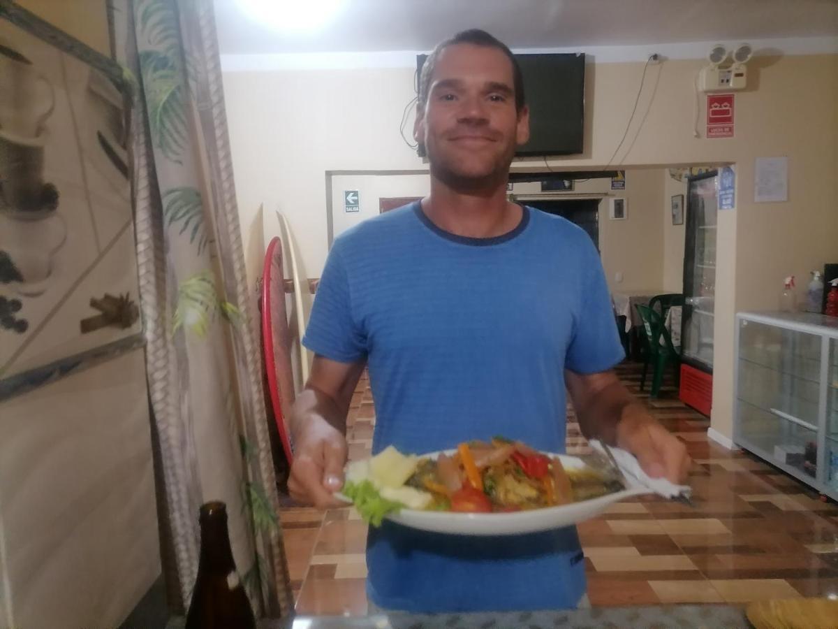 Hospedaje Restaurante El Hombre Puerto Chicama Buitenkant foto