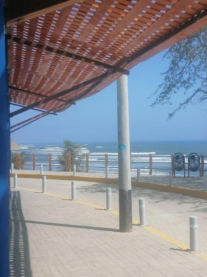 Hospedaje Restaurante El Hombre Puerto Chicama Buitenkant foto