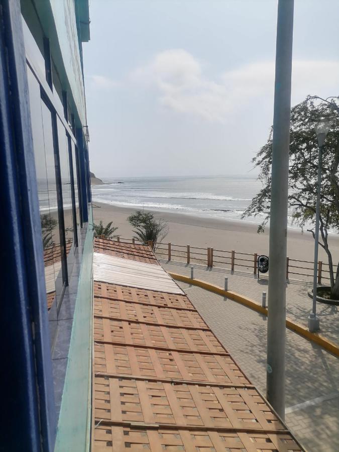 Hospedaje Restaurante El Hombre Puerto Chicama Buitenkant foto